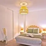 Grand Square -5 Min From Train Station & Center Apartment *