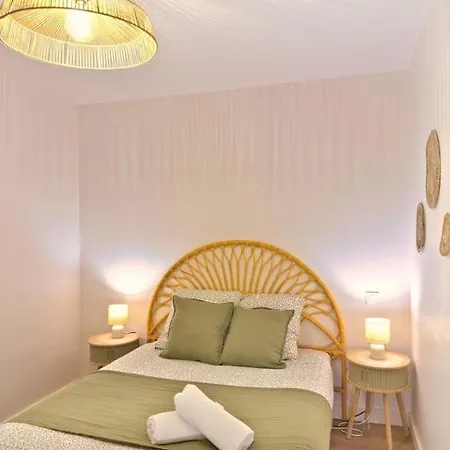 アパート Grand Square -5 Min From Train Station & Center