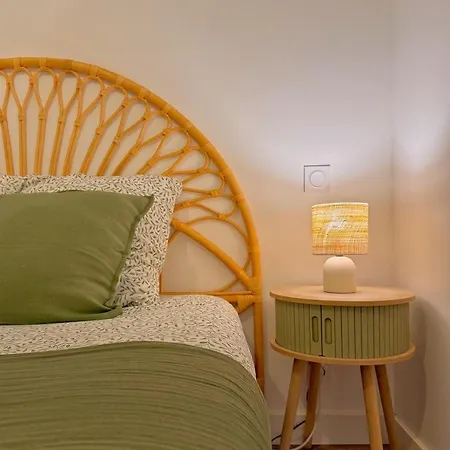 Grand Square -5 Min From Train Station & Center *