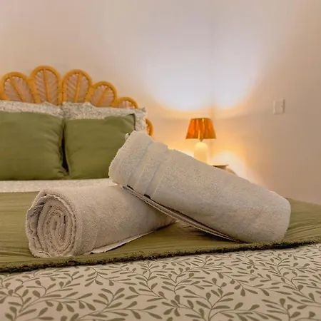 Grand Square -5 Min From Train Station & Center *