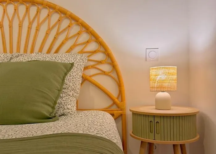 Grand Square -5 Min From Train Station & Center *