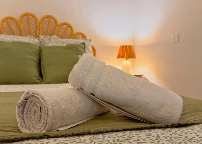 Grand Square -5 Min From Train Station & Center *